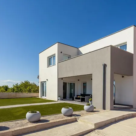Front In שמריקה