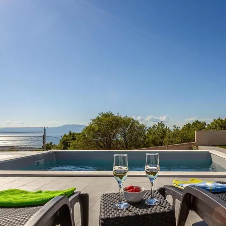 Front In שמריקה